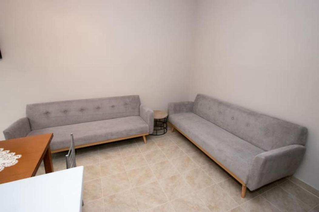 Vasileiou Apartments 卡梅纳维洛拉 外观 照片