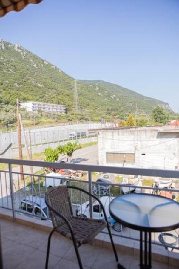 Vasileiou Apartments 卡梅纳维洛拉 外观 照片