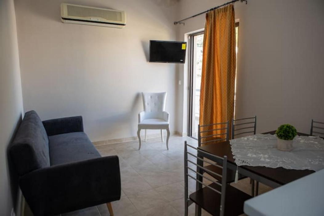 Vasileiou Apartments 卡梅纳维洛拉 外观 照片