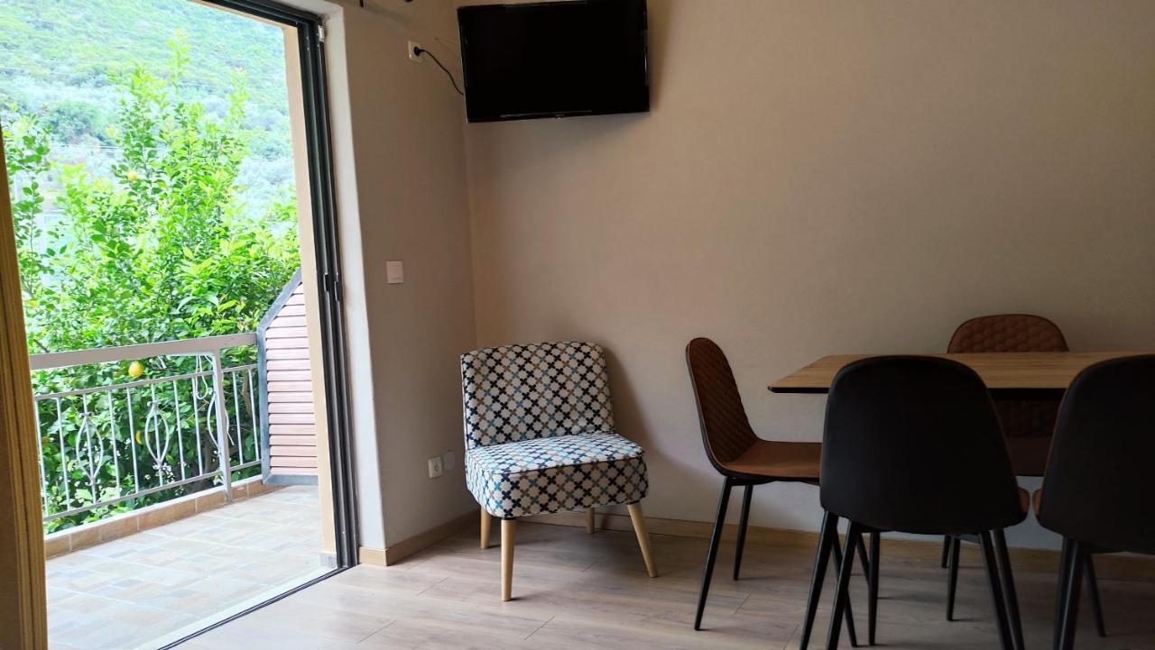 Vasileiou Apartments 卡梅纳维洛拉 外观 照片